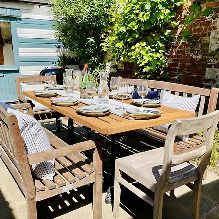 Villa Dolls House - Luxury Townhouse *Sleeps 10* à Henley-on-Thames Extérieur photo