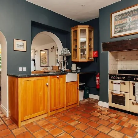 Villa Dolls House - Luxury Townhouse *Sleeps 10* à Henley-on-Thames Extérieur photo
