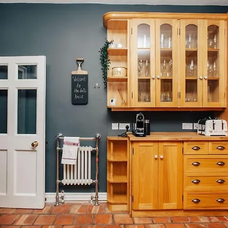 Villa Dolls House - Luxury Townhouse *Sleeps 10* à Henley-on-Thames Extérieur photo