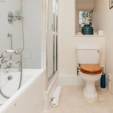 Villa Dolls House - Luxury Townhouse *Sleeps 10* à Henley-on-Thames Extérieur photo
