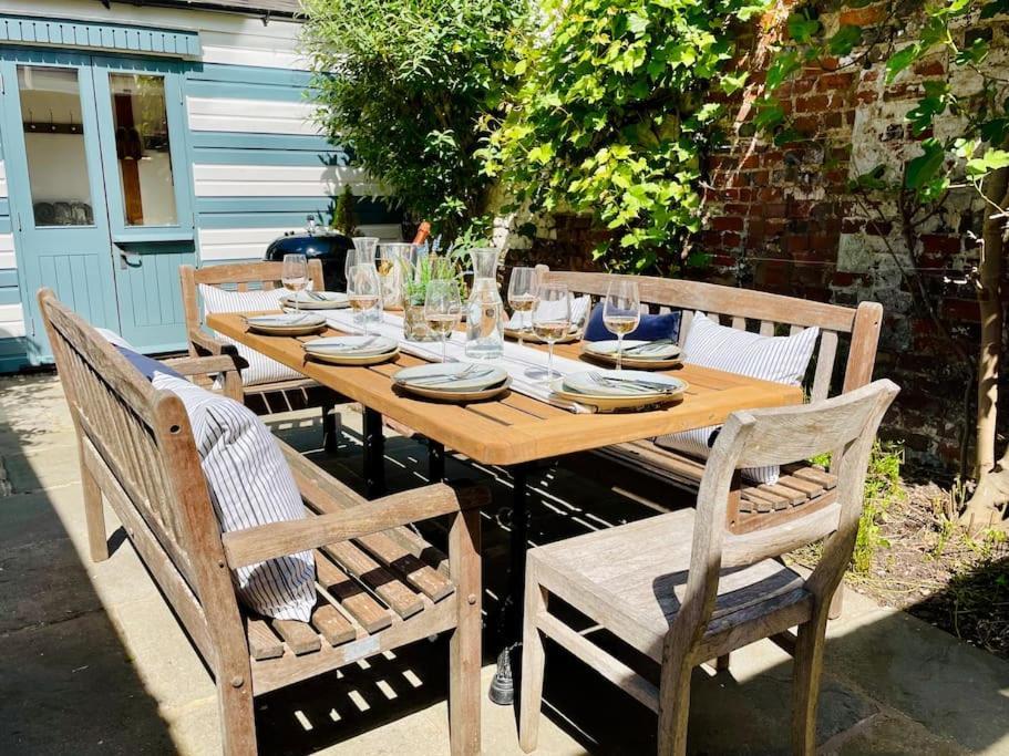 Holiday home Dolls House - Luxury Townhouse *sleeps 10*