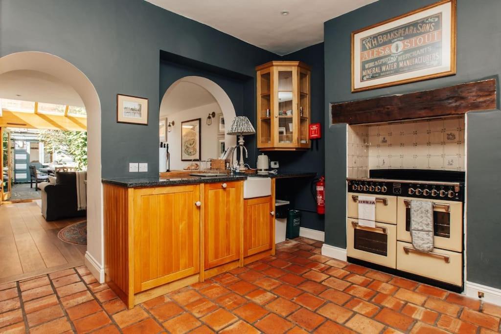 Dolls House - Luxury Townhouse *sleeps 10* * Henley-on-Thames