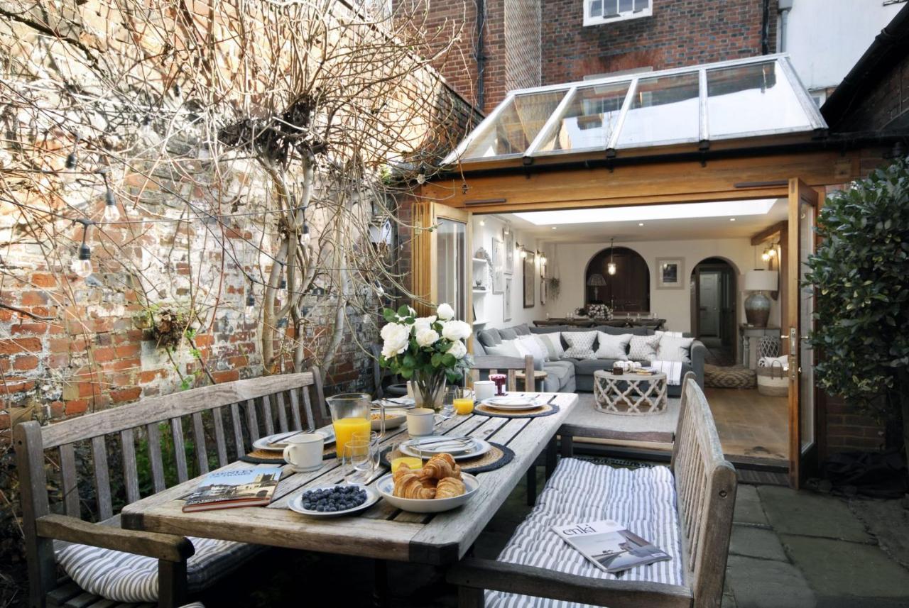 Dolls House - Luxury Townhouse *sleeps 10*