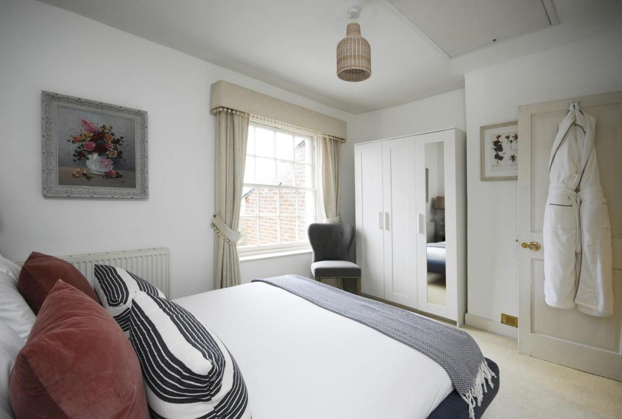 Holiday home Dolls House - Luxury Townhouse *sleeps 10* *