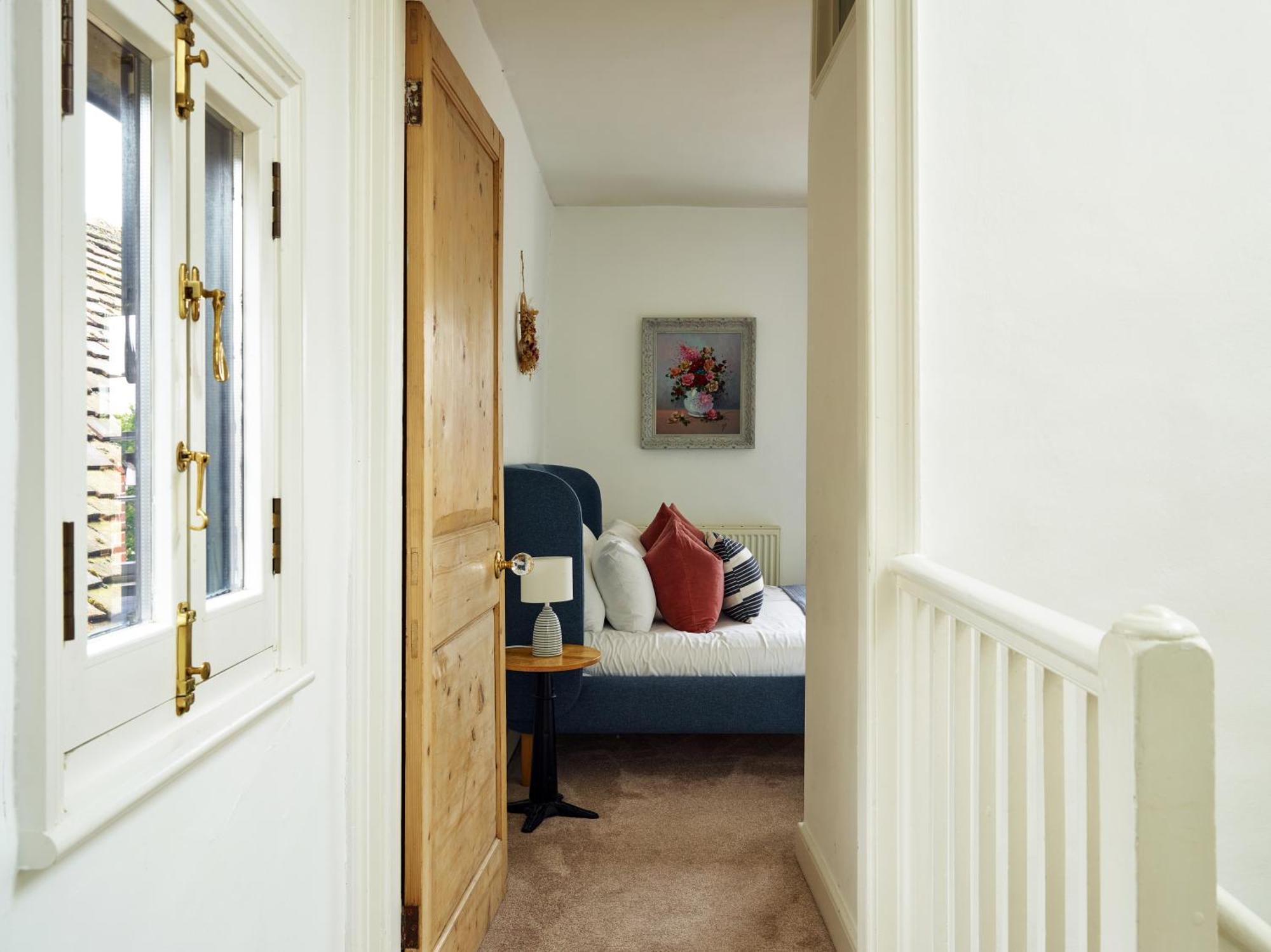 Dolls House - Luxury Townhouse *sleeps 10* Holiday home *
