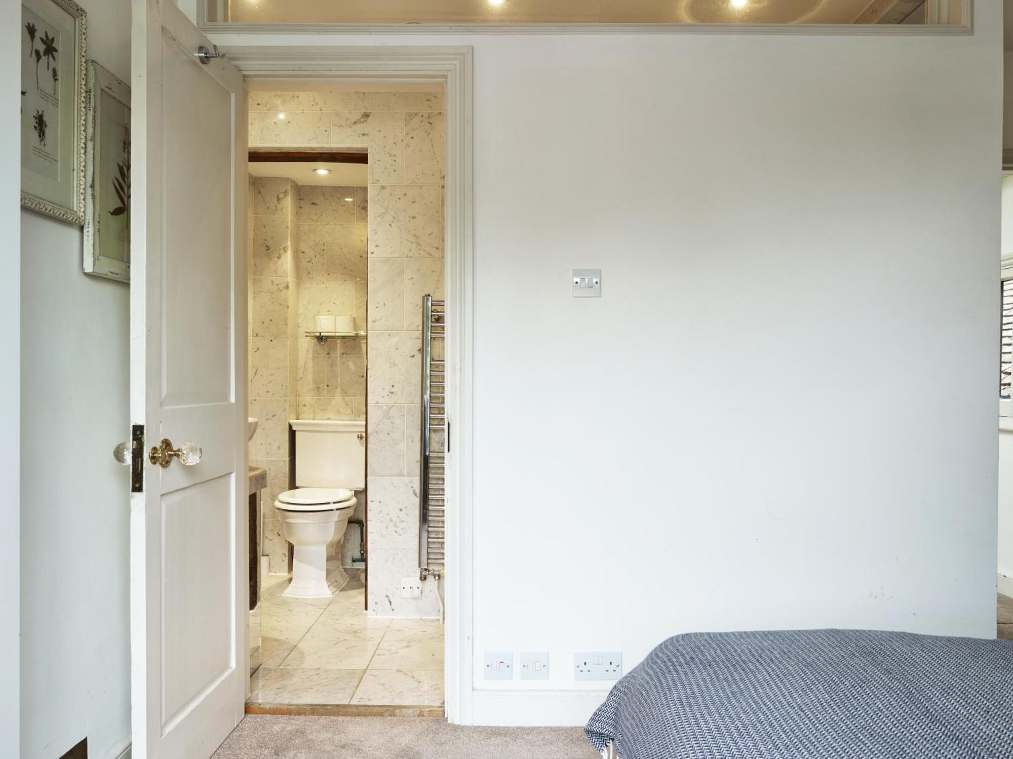 Dolls House - Luxury Townhouse *sleeps 10* Holiday home *