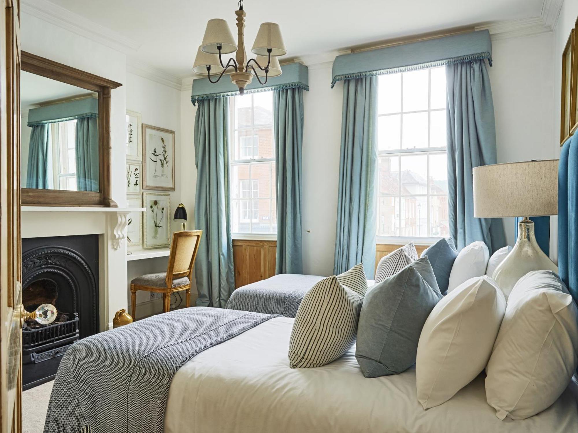 Dolls House - Luxury Townhouse *sleeps 10*