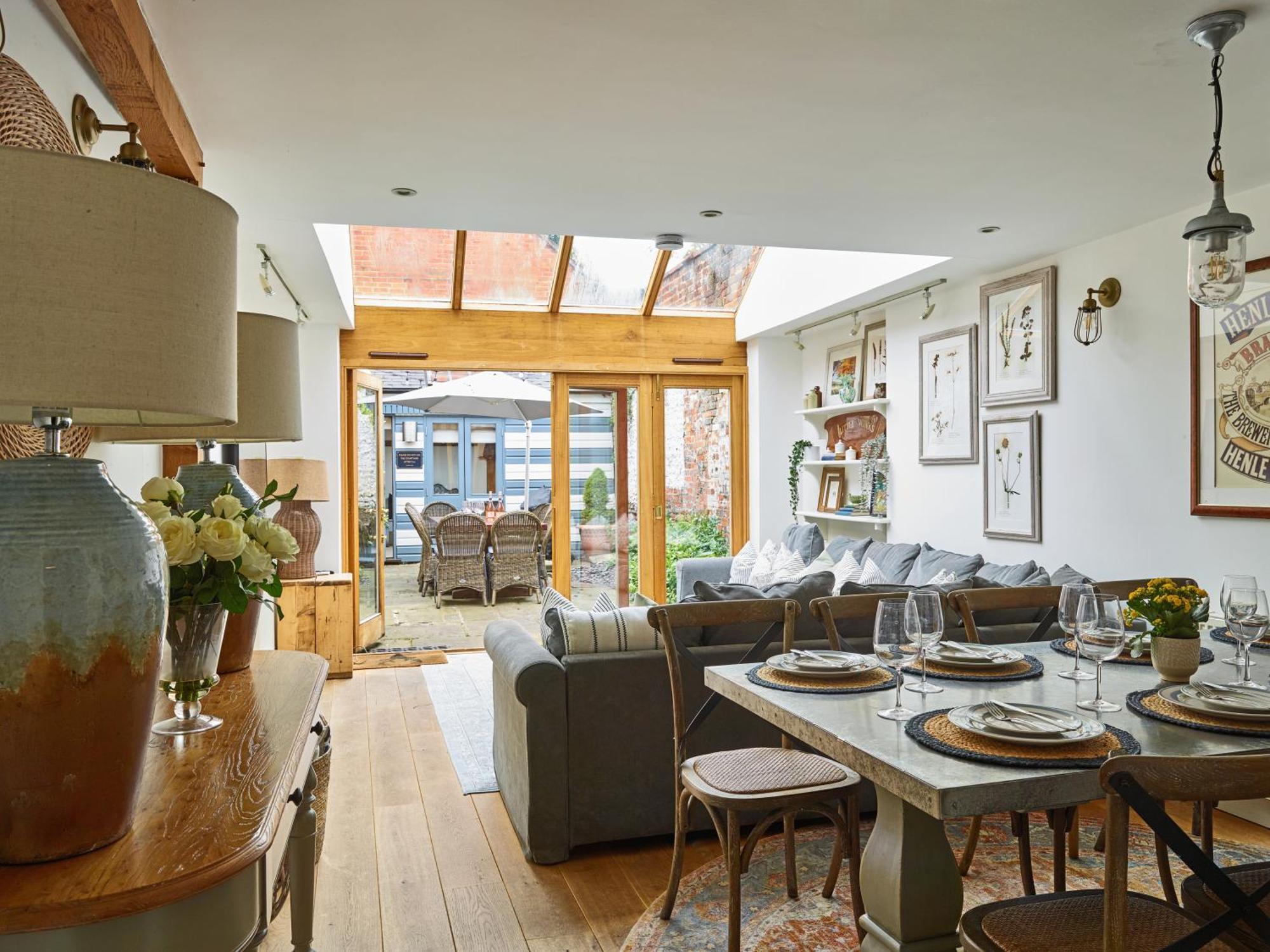 Holiday home Dolls House - Luxury Townhouse *sleeps 10*
