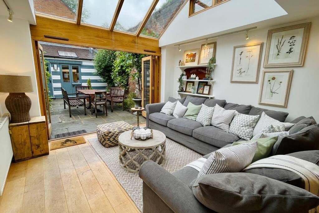 Holiday home Dolls House - Luxury Townhouse *sleeps 10*